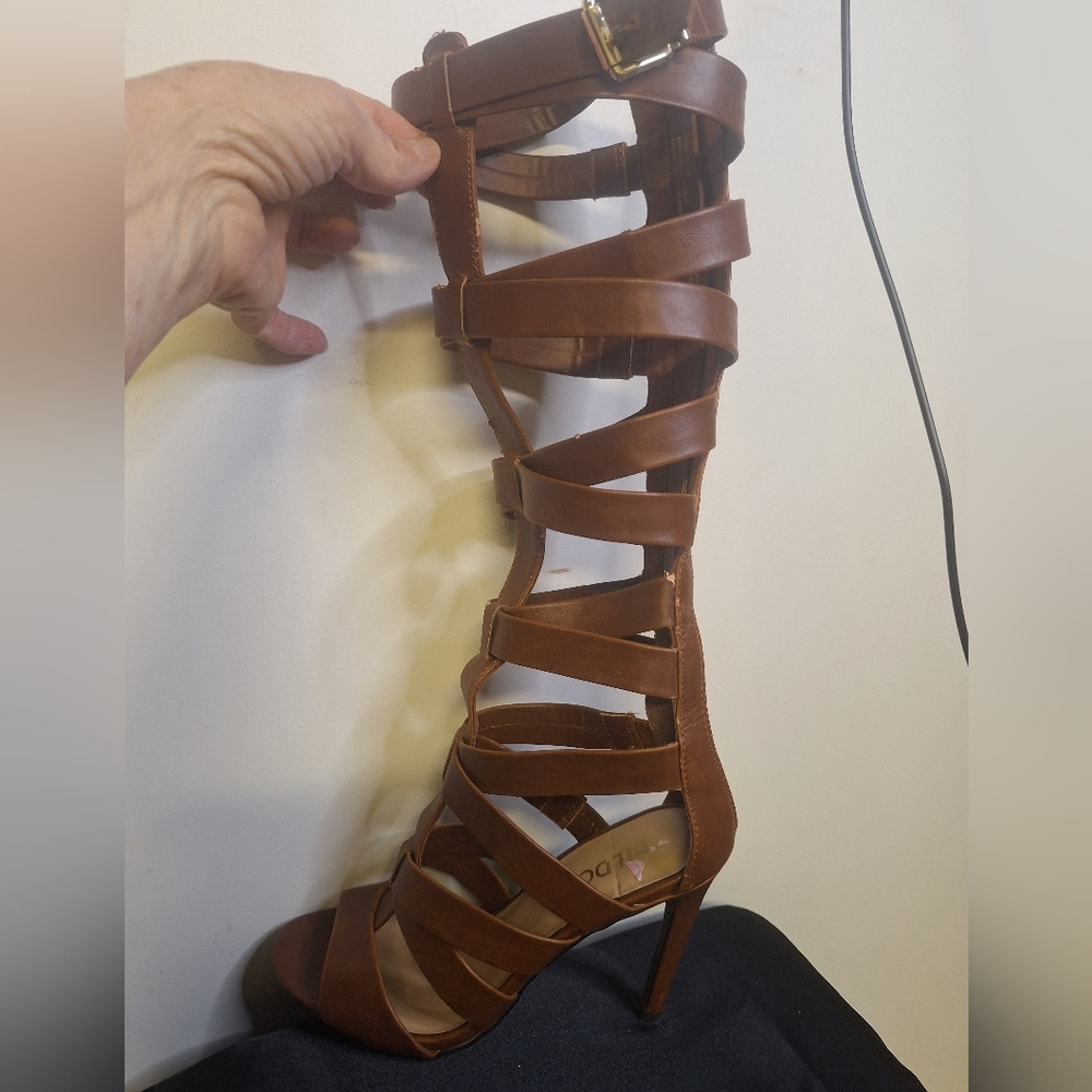 Tildon Brown Gladiator Heels Zipper Back Size 6.5